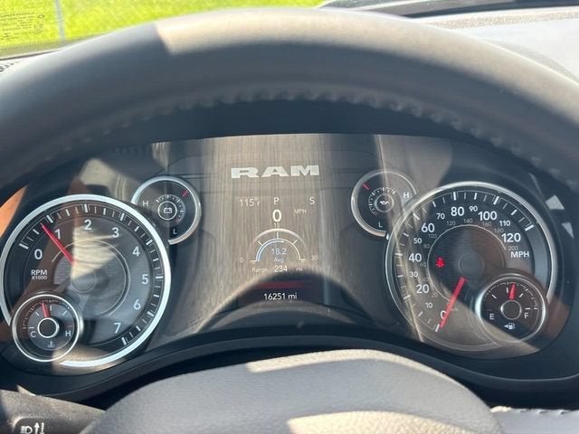 2021 RAM 1500 Big Horn Quad Cab 4x4 6'4" Box
