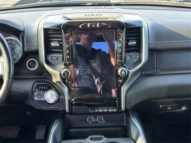 2020 RAM 1500 Laramie Crew Cab 4x4 5'7" Box