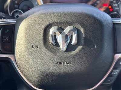 2020 RAM 1500 Laramie Crew Cab 4x4 5'7" Box