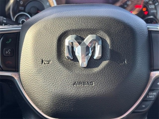 2020 RAM 1500 Laramie Crew Cab 4x4 5'7" Box