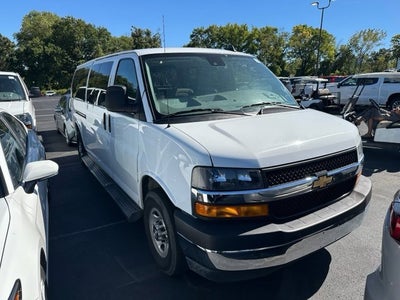 2025 Chevrolet Express Passenger 1LT