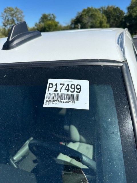 2025 Chevrolet Express Passenger 1LT
