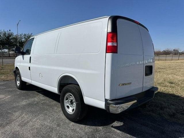 2025 Chevrolet Express Cargo WT