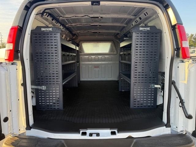 2025 Chevrolet Express Cargo WT