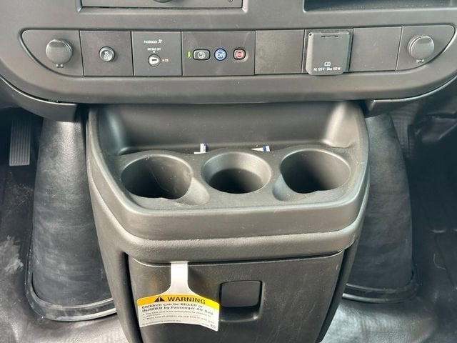 2025 Chevrolet Express Cargo WT