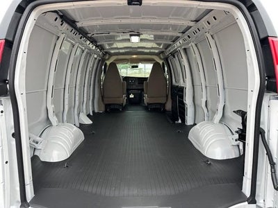 2025 Chevrolet Express Cargo WT