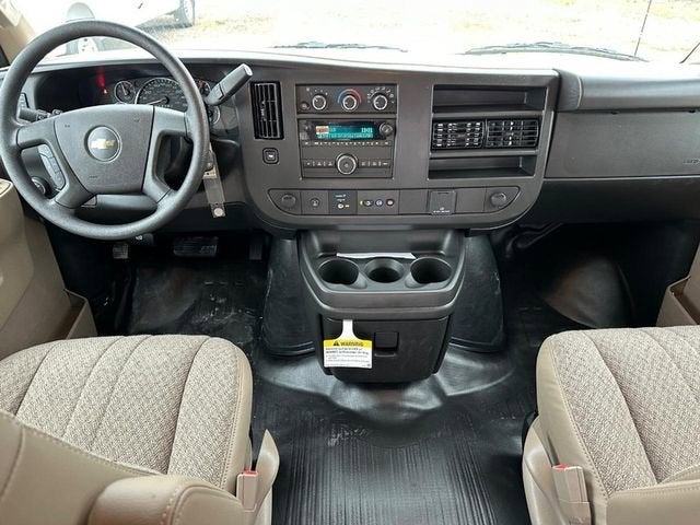2025 Chevrolet Express Cargo WT