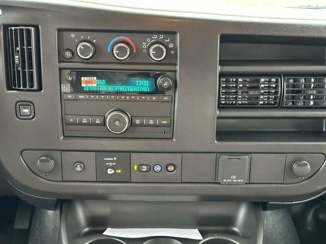 2025 Chevrolet Express Cargo WT