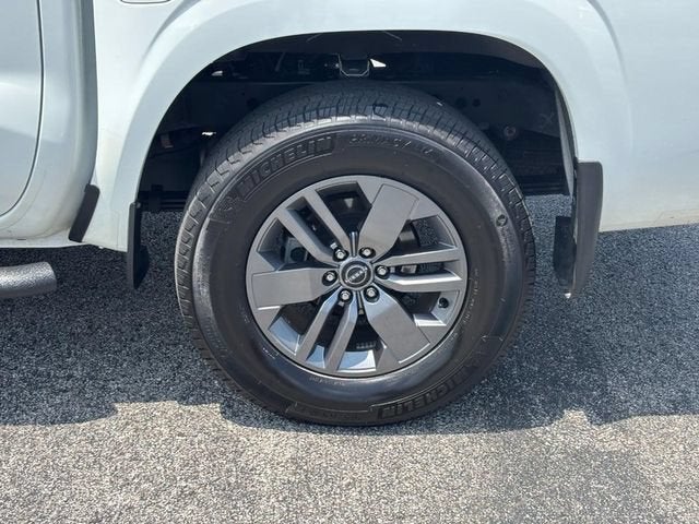 2025 Nissan Frontier Crew Cab SV 4x4