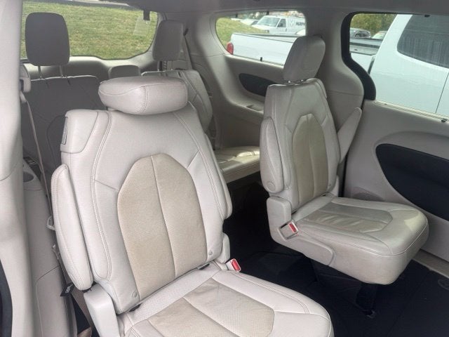 2021 Chrysler Pacifica Touring L