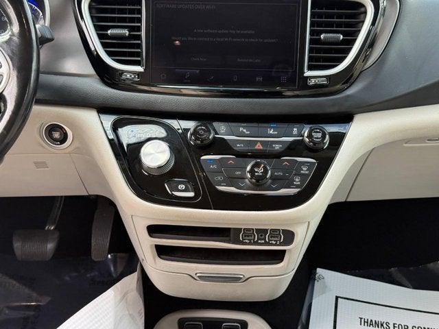 2021 Chrysler Pacifica Touring L