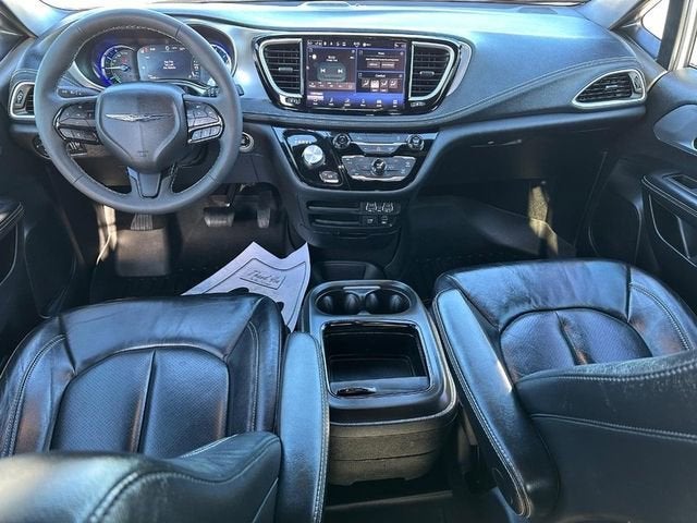 2022 Chrysler Pacifica Hybrid Touring L