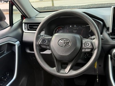 2025 Toyota RAV4 LE