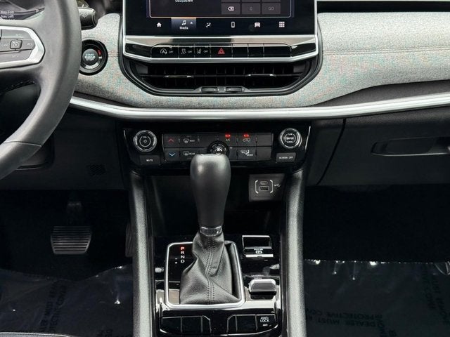 2023 Jeep Compass Latitude Lux FWD