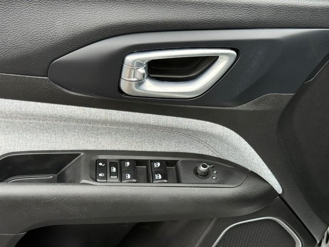 2023 Jeep Compass Latitude Lux FWD