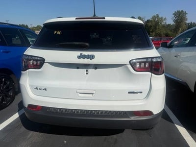 2023 Jeep Compass Latitude Lux FWD