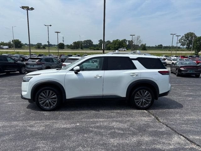 2025 Nissan Pathfinder SL