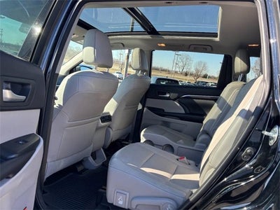 2016 Toyota Highlander Limited Platinum V6