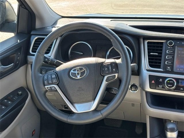 2016 Toyota Highlander Limited Platinum V6