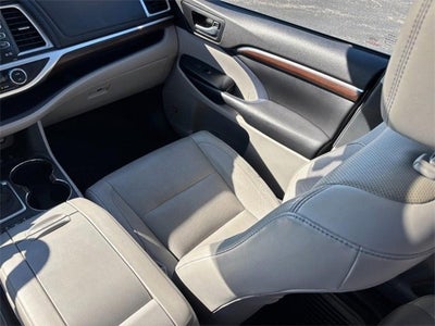 2016 Toyota Highlander Limited Platinum V6