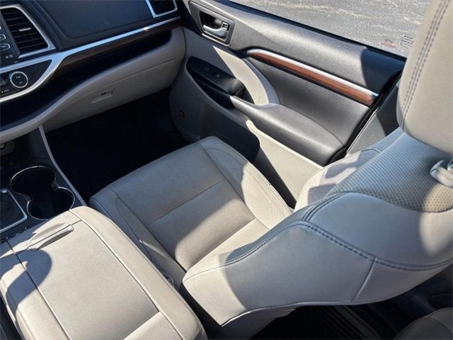 2016 Toyota Highlander Limited Platinum V6