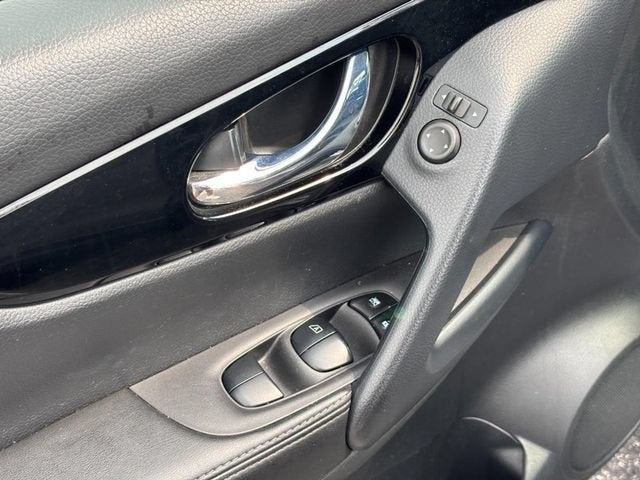 2021 Nissan Rogue Sport SV FWD Xtronic CVT