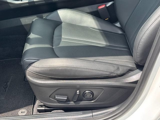 2025 Kia K5 EX