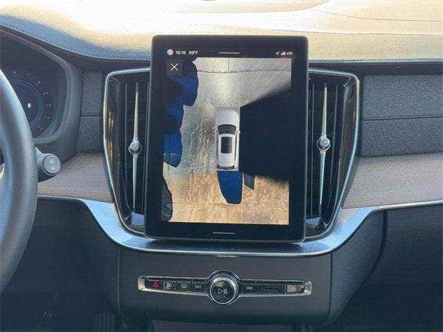 2025 Volvo XC90 Plus