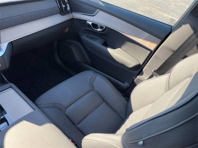 2025 Volvo XC90 Plus