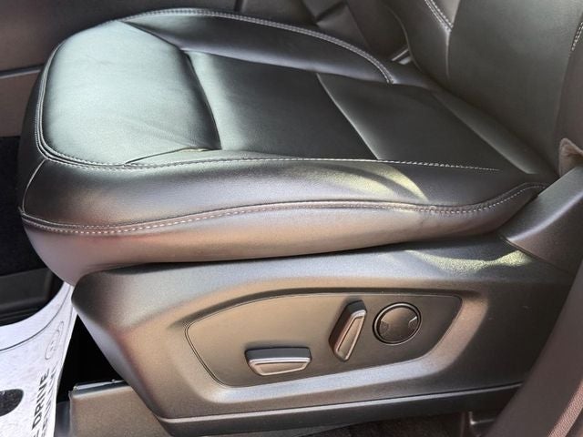 2023 Ford Explorer XLT *ONE OWNER*