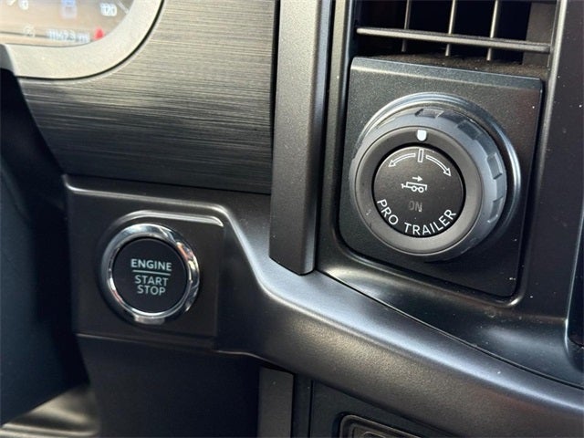 2024 Ford F-150 XLT *ONE OWNER*