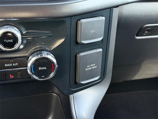 2024 Ford F-150 XLT *ONE OWNER*