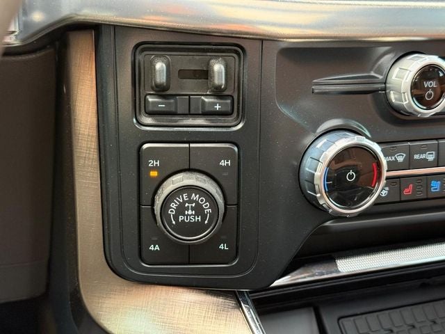 2025 Ford F-150 King Ranch *SUNROOF LOADED ONE OWNER*