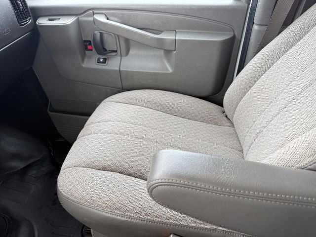 2023 Chevrolet Express 3500 LS *ONE OWNER* Passenger