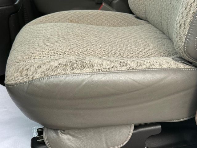 2023 Chevrolet Express 3500 LS *ONE OWNER* Passenger