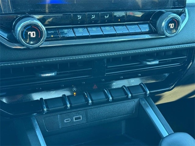 2024 Chevrolet Colorado LT *ONE OWNER*