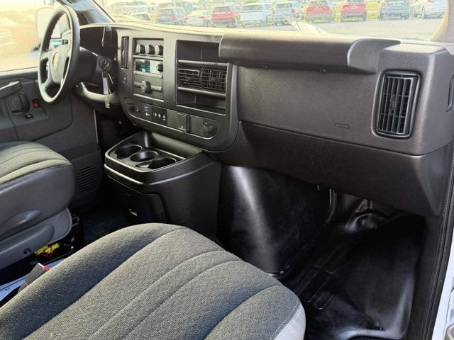 2025 Chevrolet Express Cargo WT