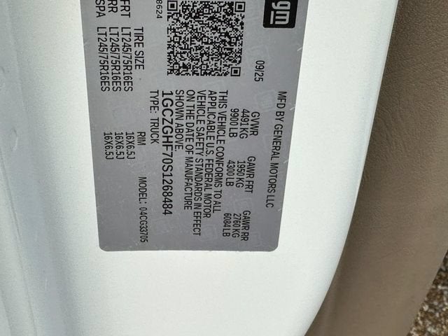 2025 Chevrolet Express Cargo WT