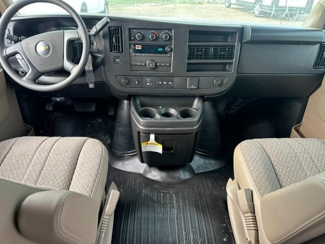 2025 Chevrolet Express Cargo WT