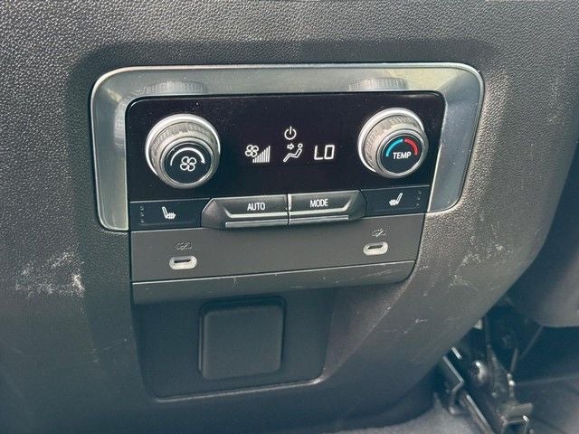 2022 Chevrolet Suburban LT *SUNROOF & LEATHER*