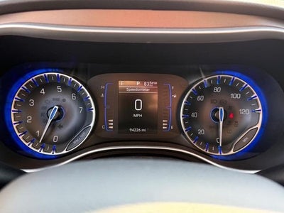 2022 Chrysler Voyager LX