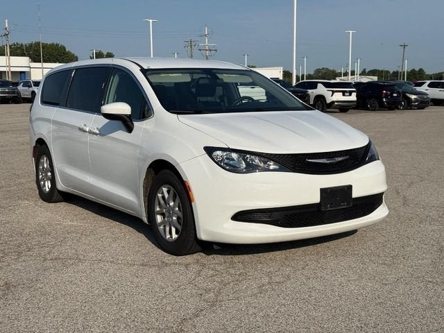 2022 Chrysler Voyager LX