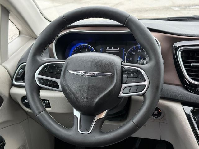 2024 Chrysler Voyager LX