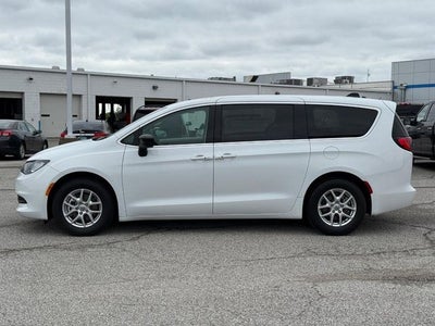 2024 Chrysler Voyager LX