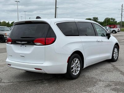 2024 Chrysler Voyager LX
