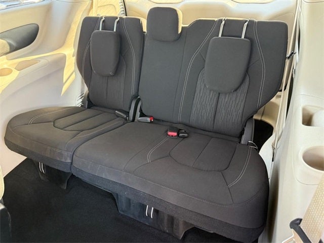 2024 Chrysler Voyager LX *ONE OWNER*