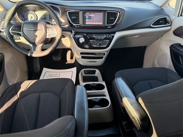 2024 Chrysler Voyager LX *ONE OWNER*