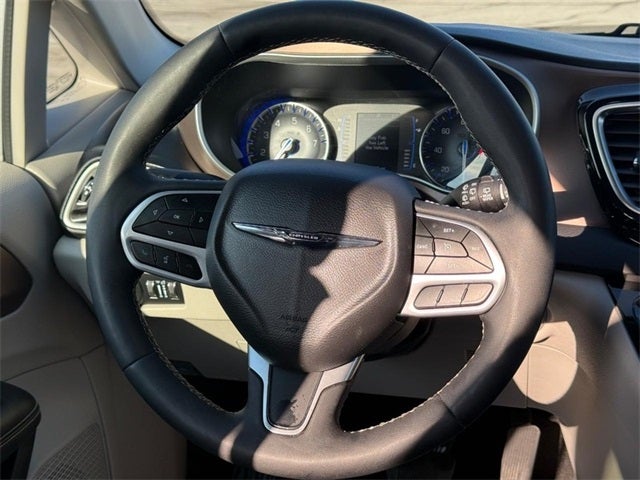 2024 Chrysler Voyager LX *ONE OWNER*