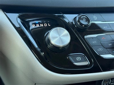 2024 Chrysler Voyager LX *ONE OWNER*