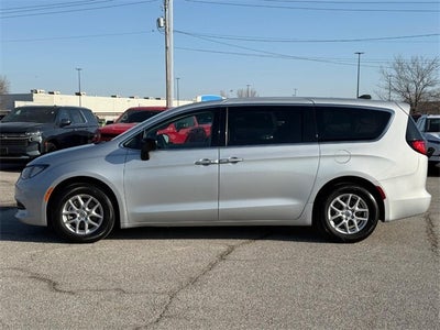 2024 Chrysler Voyager LX *ONE OWNER*